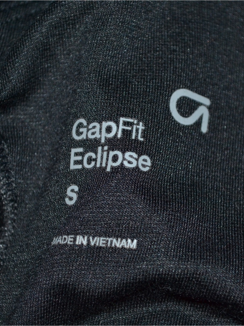 Set of two women’s GAP Fit Eclipse sports bras, size small - Picture 8 of 16